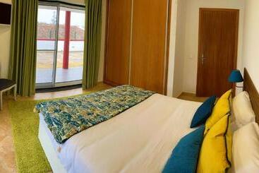 پانسیون Chalé D Angra Guest House