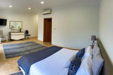 پانسیون Chalé D Angra Guest House
