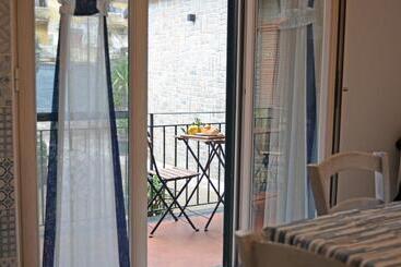 پانسیون Midway House Italy