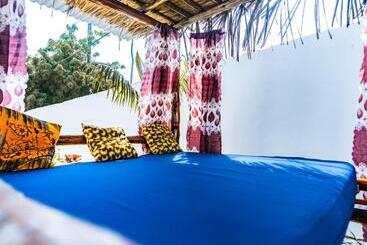 پانسیون Tamu House Pajé Beach