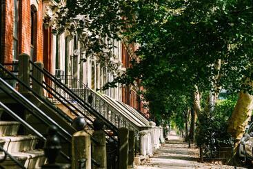 Sonder Court Square