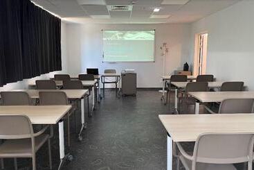 هاستل Auberge De Jeunesse Hi Clermont Ferrand