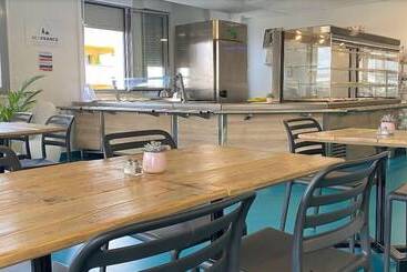 هاستل Auberge De Jeunesse Hi Clermont Ferrand