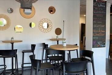 هاستل Auberge De Jeunesse Hi Clermont Ferrand