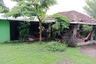 הוסטל Loren S House
