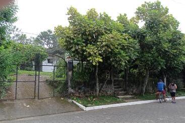 הוסטל Loren S House