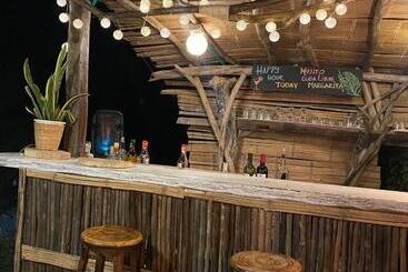 تختخواب و صبحانه Bonita Hostel