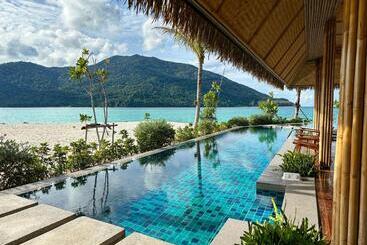 Bulow Casa Grand View Resort