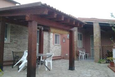 Casa Vacanze Villa Angela Con Piscina House Country Per 8 Persone