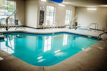 Cobblestone Hotel & Suites International Falls