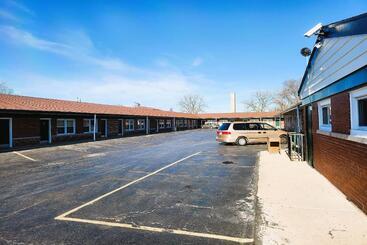 Hillside Manor Motel