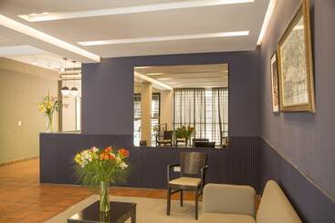 هتل Boutique Apartments Plaza Dorrego