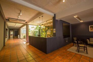 هتل Boutique Apartments Plaza Dorrego