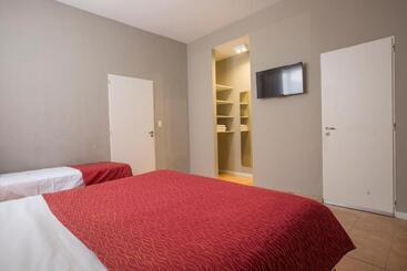 هتل Boutique Apartments Plaza Dorrego