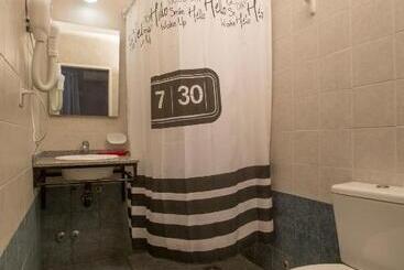 هتل Boutique Apartments Plaza Dorrego