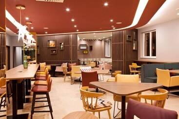 هتل Hampton By Hilton Regensburg