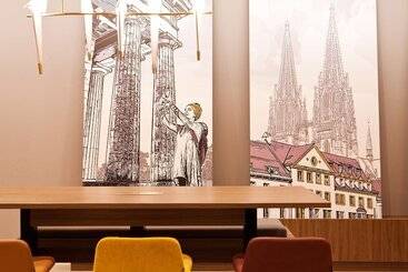 هتل Hampton By Hilton Regensburg