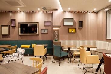 هتل Hampton By Hilton Regensburg