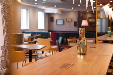 هتل Hampton By Hilton Regensburg