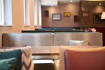 هتل Hampton By Hilton Regensburg