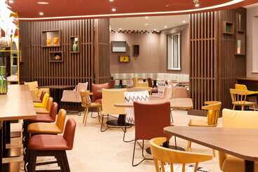 هتل Hampton By Hilton Regensburg