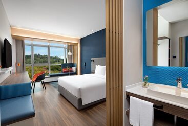 هتل Holiday Inn Express Yibin By Ihg