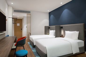 هتل Holiday Inn Express Yibin By Ihg