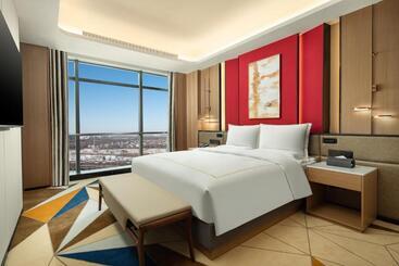 هتل La Quinta By Wyndham Weifang South