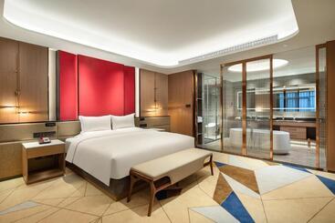 هتل La Quinta By Wyndham Weifang South