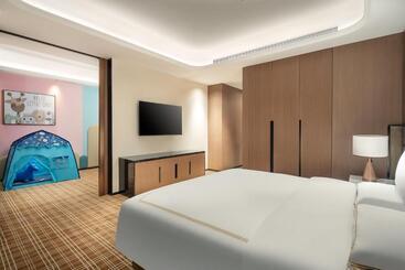 هتل La Quinta By Wyndham Weifang South