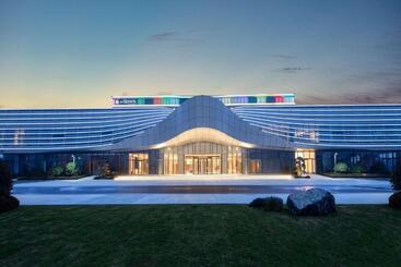 هتل La Quinta By Wyndham Weifang South