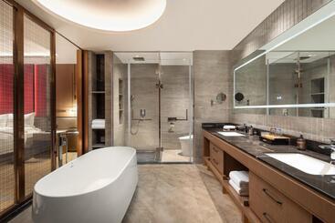هتل La Quinta By Wyndham Weifang South