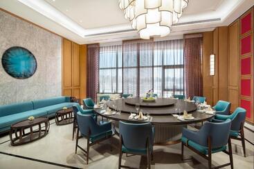 هتل La Quinta By Wyndham Weifang South