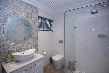 هتل Milner House Kimberley