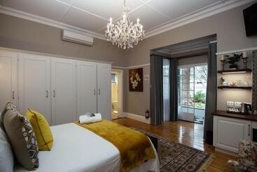 هتل Milner House Kimberley