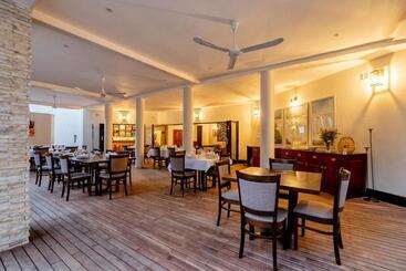هتل Nkosi Guest Lodge