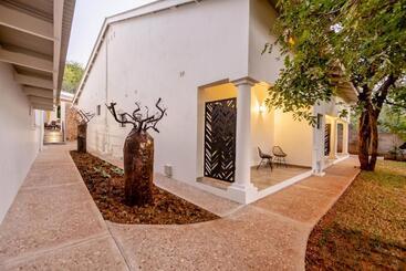 هتل Nkosi Guest Lodge