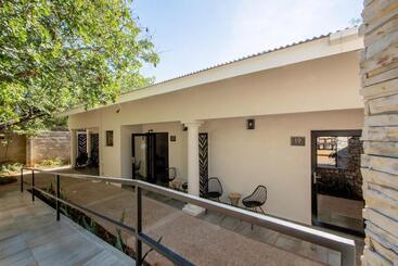 هتل Nkosi Guest Lodge