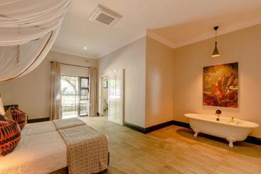 هتل Nkosi Guest Lodge