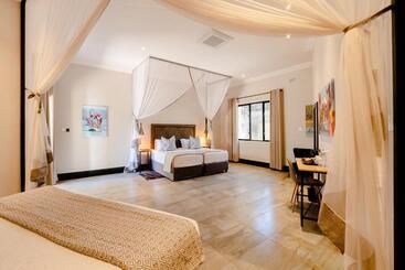 هتل Nkosi Guest Lodge