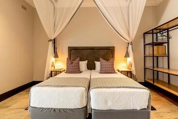 هتل Nkosi Guest Lodge