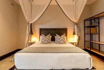 هتل Nkosi Guest Lodge