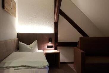 בית מלון כפרי Ritterhof Kampehl