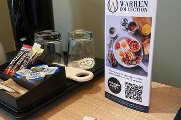 هتل Quarter By The Warren Collection