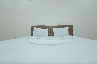 هتل Viraj Palace By Wb Inn