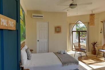 Zulu Surf Hotel Tamarindo
