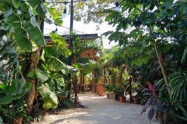 Zulu Surf Hotel Tamarindo