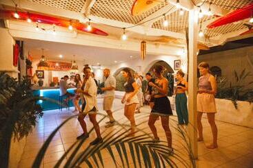 Zulu Surf Hotel Tamarindo