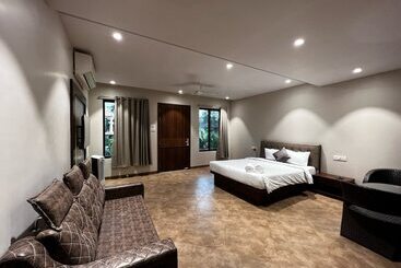 Paramount Riverfront Resort & Spa, Karjat