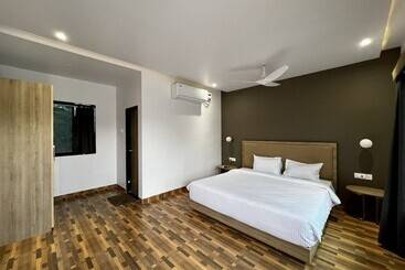 Paramount Riverfront Resort & Spa, Karjat